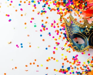 Αποκριάτικες μάσκες εμπνευσμένες από τις φορεσιές της Χίου